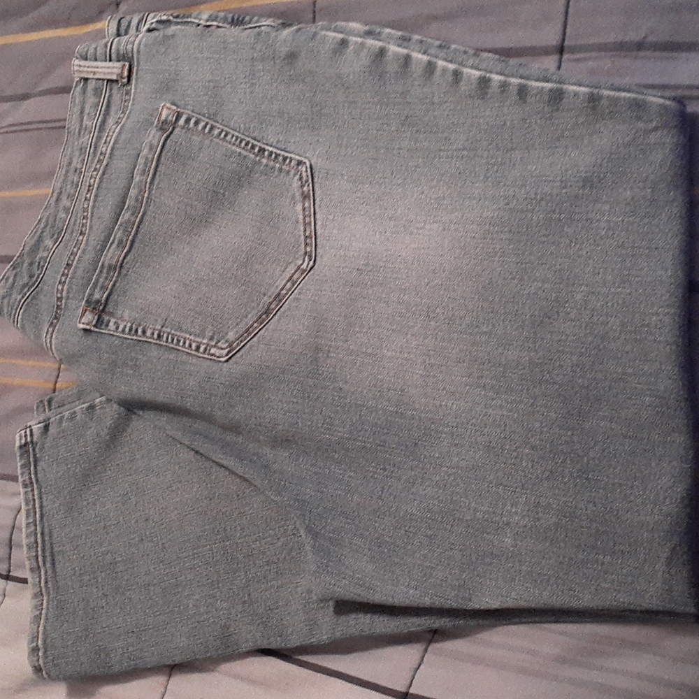 One pair of women's Charter Club light wash denim jeans. In a size 18 S.